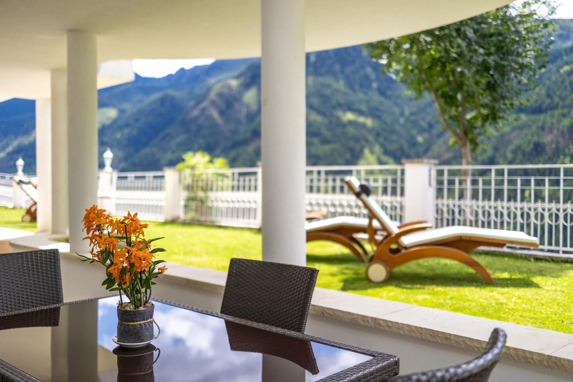 B&B Das Land-Palais - Private Mountain Hideaway เซลวา เด โมลินี ภายนอก รูปภาพ