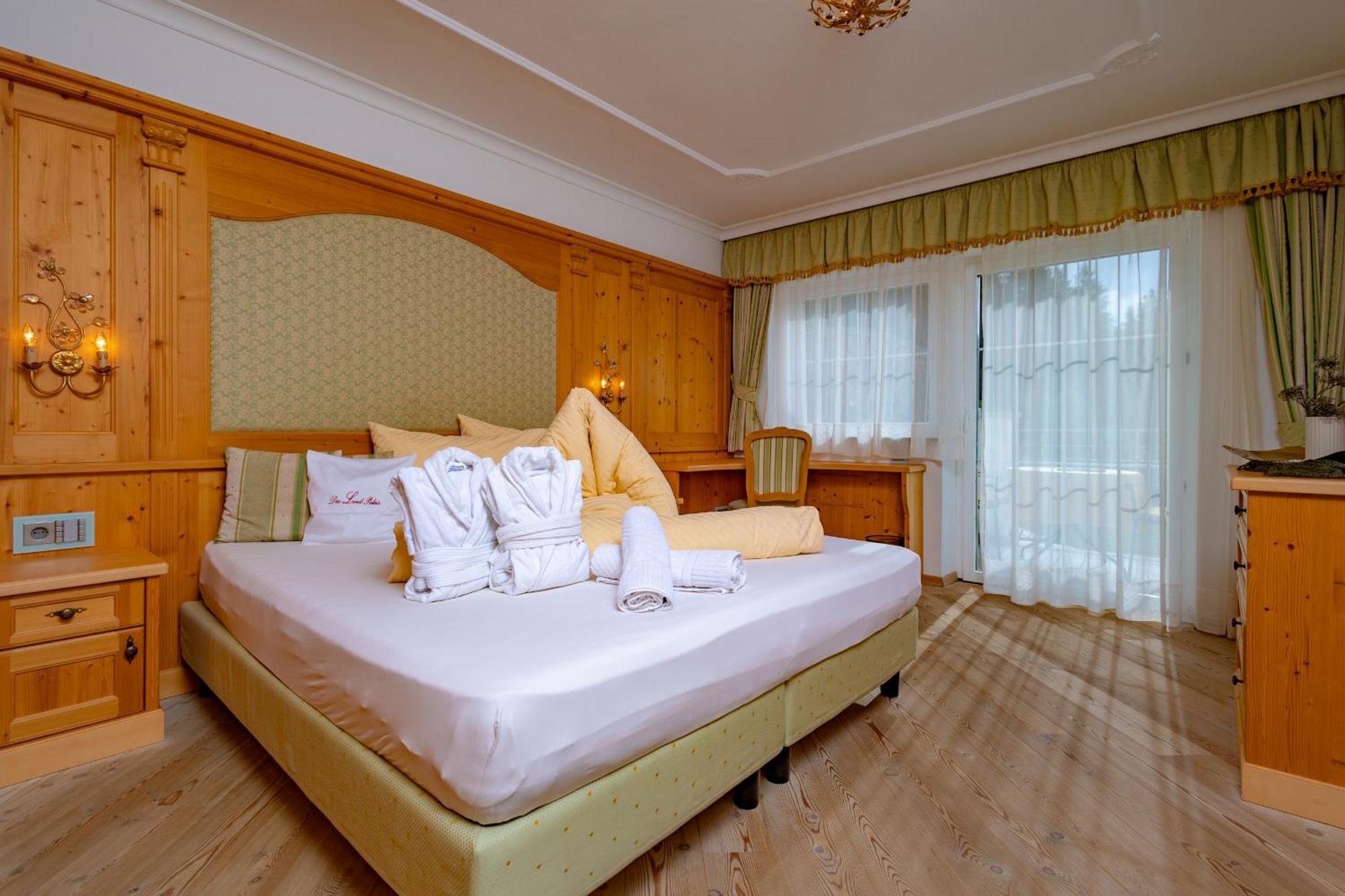 B&B Das Land-Palais - Private Mountain Hideaway เซลวา เด โมลินี ภายนอก รูปภาพ