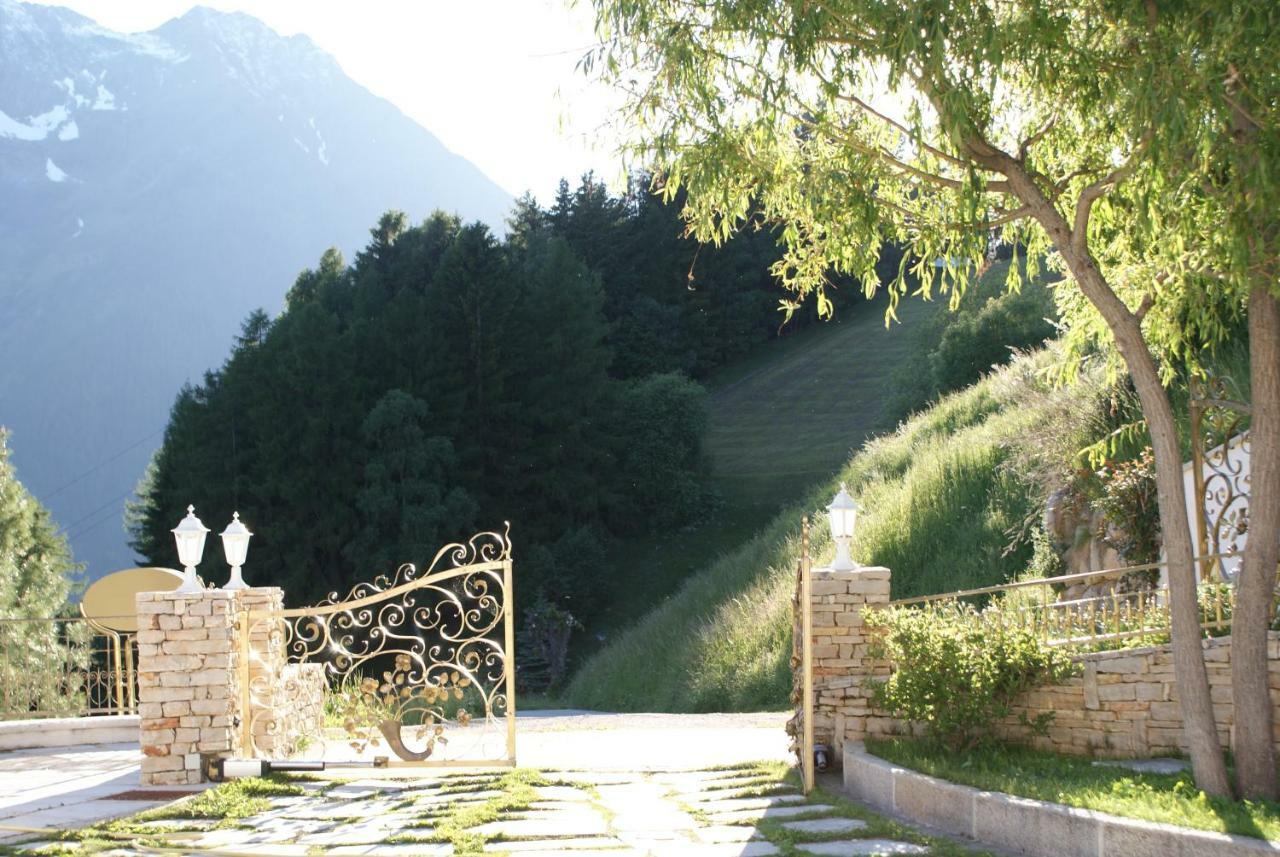 B&B Das Land-Palais - Private Mountain Hideaway เซลวา เด โมลินี ภายนอก รูปภาพ